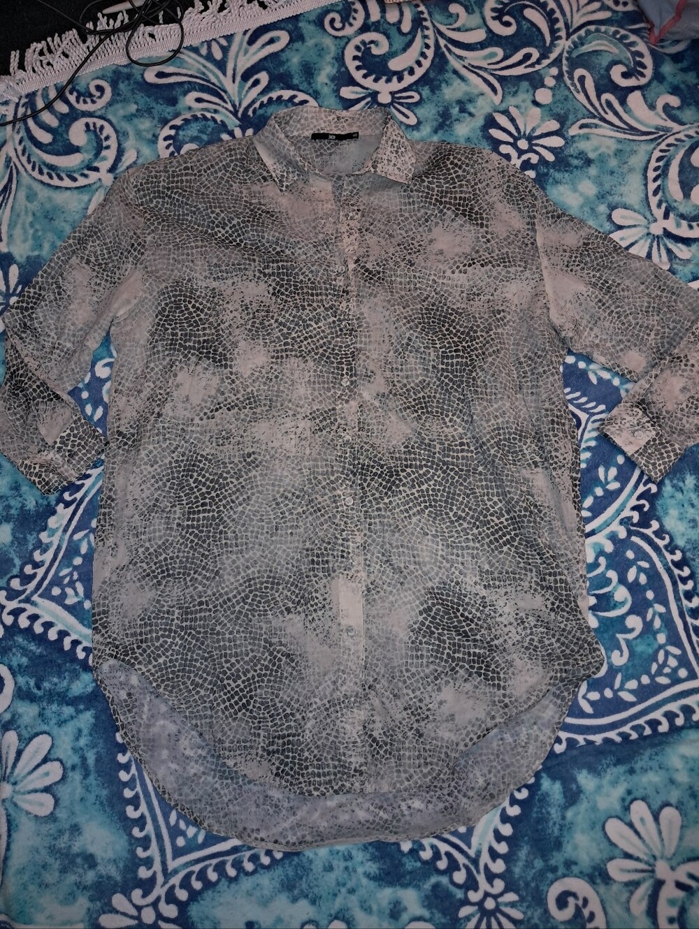 Jarbo brand Women's one size button down blouse, 100% premium Italian cotton
